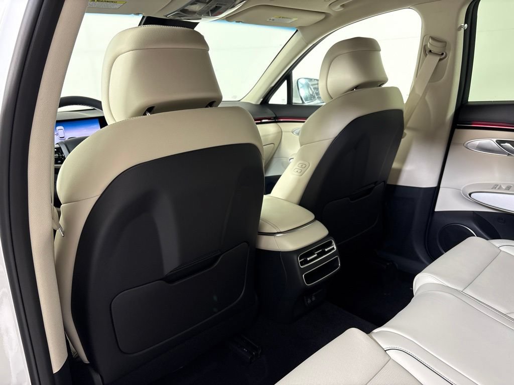 New 2027 Genesis GV70 2.5T Advanced AWD/4WD image 19