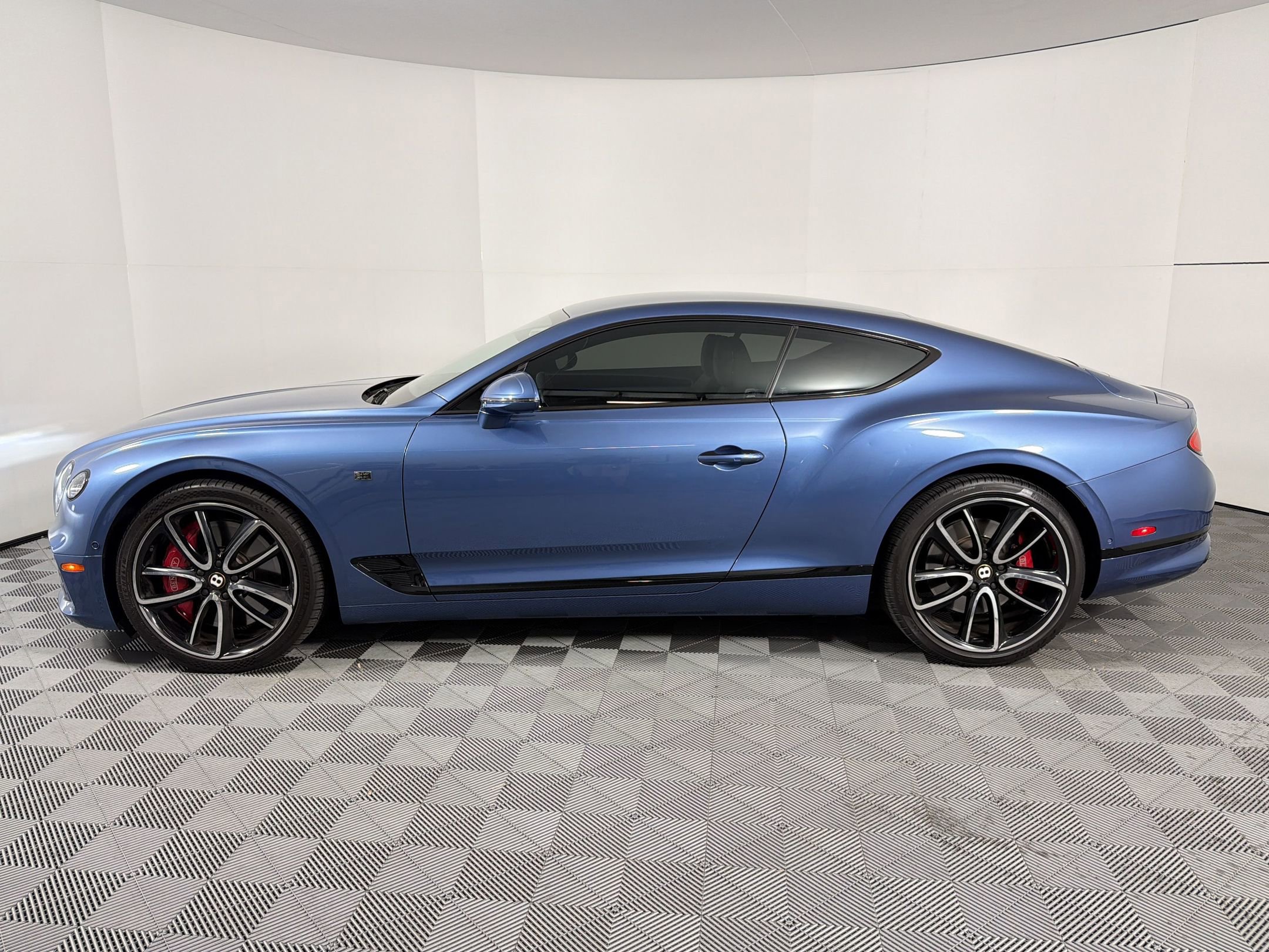 Used 2020 Bentley Continental GT V8 First Edition image 2