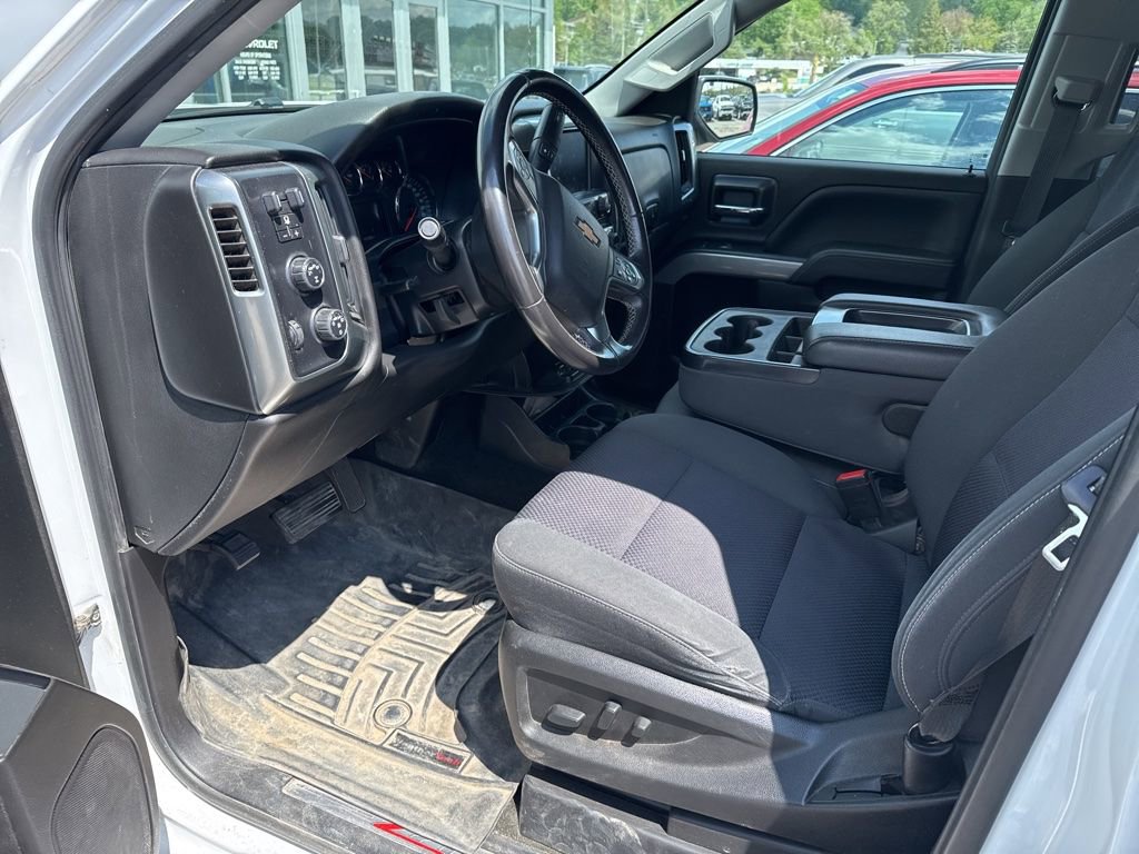 Used 2018 Chevrolet Silverado 1500 LT w/ All Star Edition AWD/4WD image 3