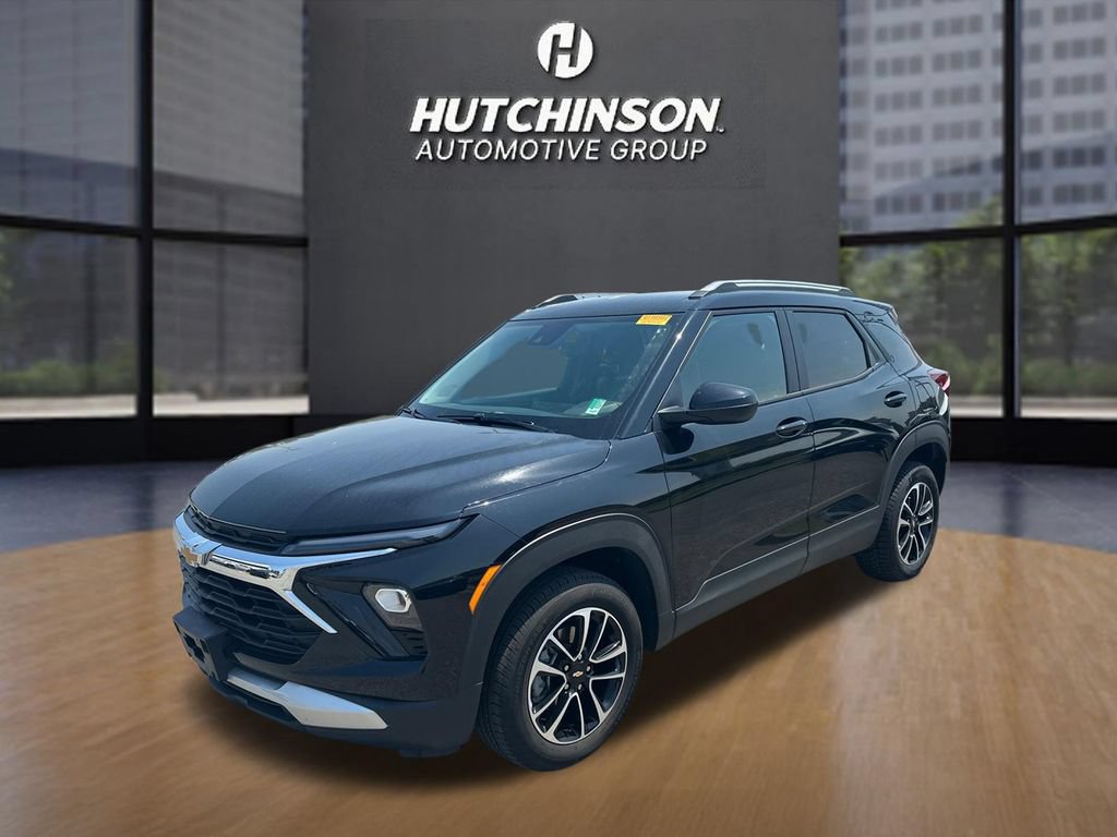 Used 2025 Chevrolet TrailBlazer LT AWD/4WD image 3