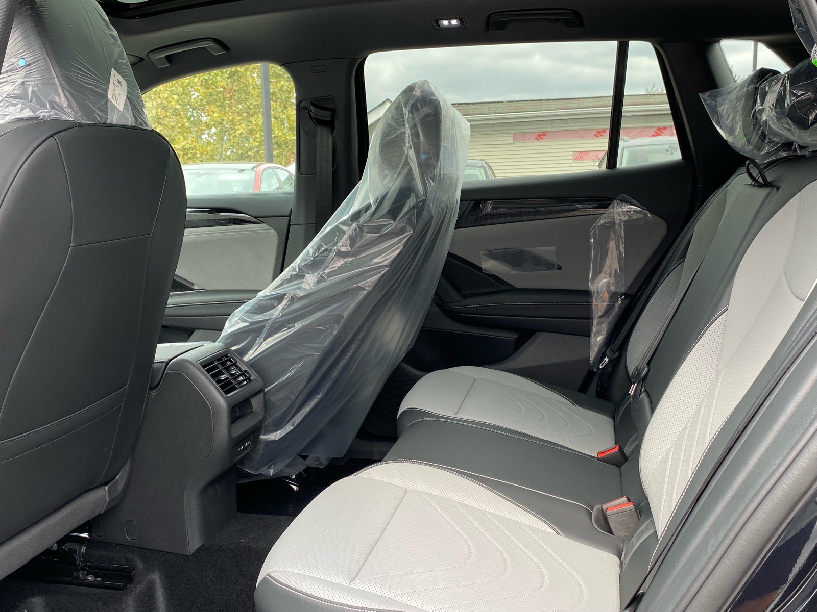 New 2026 Volkswagen Tiguan SE R-Line AWD/4WD image 10