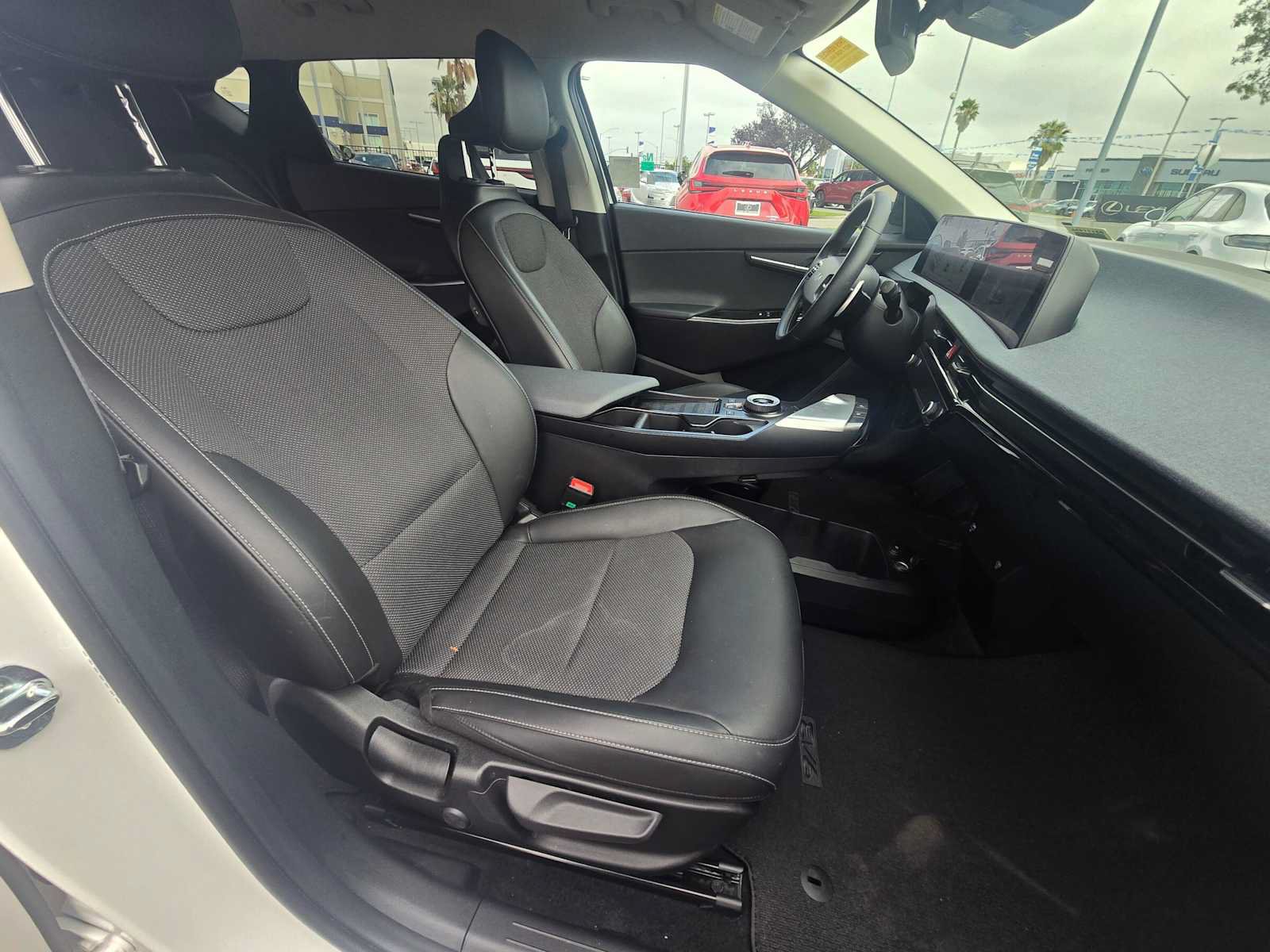Used 2024 Kia EV6 Light RWD image 18