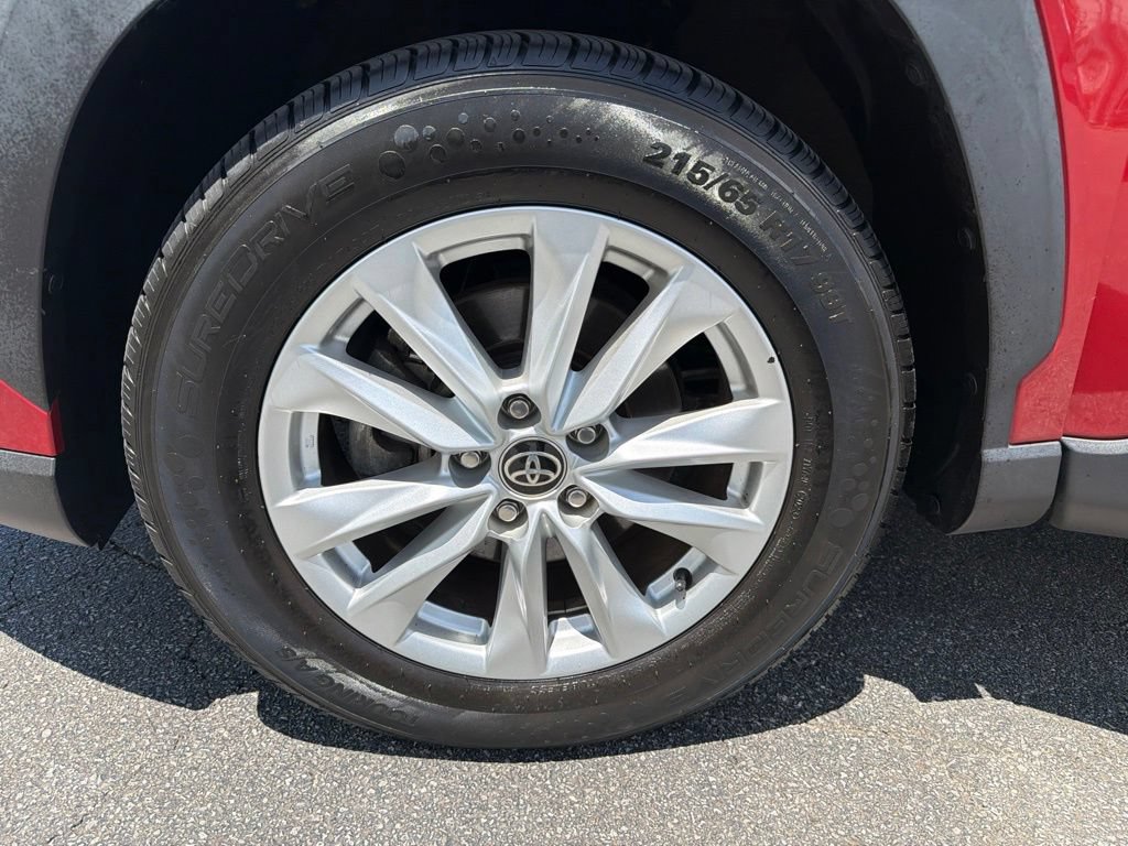 Used 2022 Toyota Corolla Cross LE FWD image 37