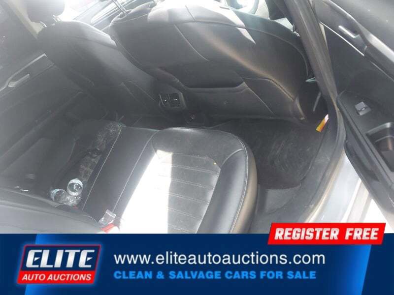 Used 2017 Ford Fusion SE w/ Fusion SE Technology Package image 16