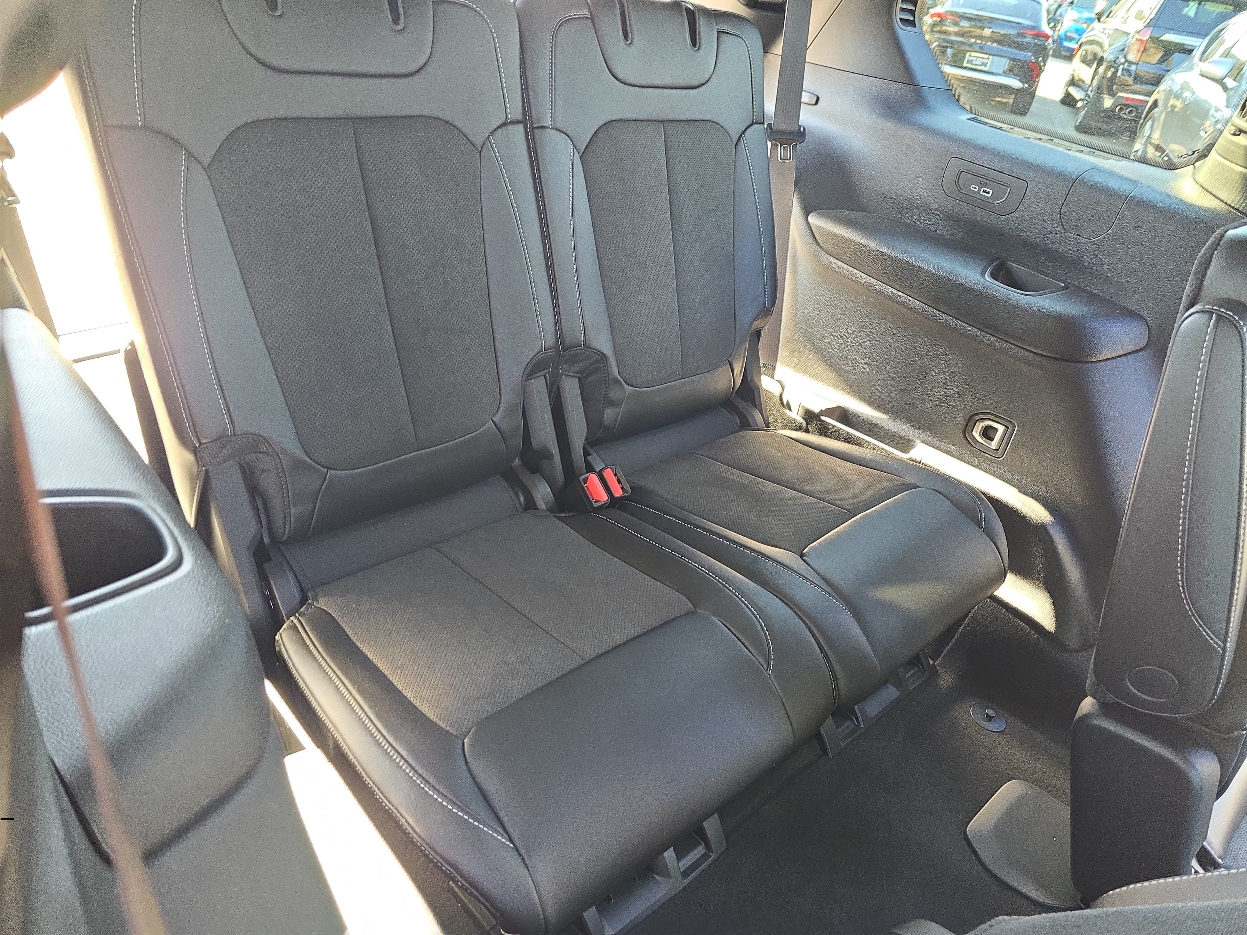 Used 2023 Jeep Grand Cherokee L Laredo AWD/4WD image 12
