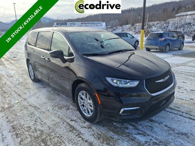 New 2026 Chrysler Pacifica Select