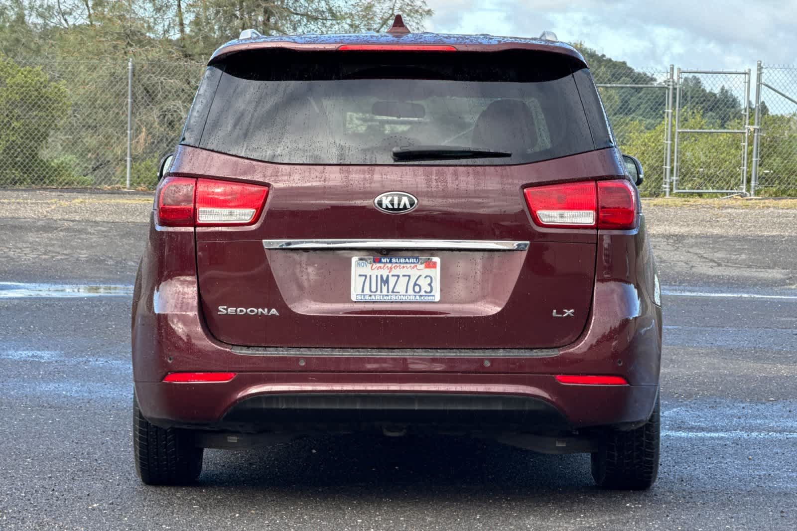 Used 2017 Kia Sedona LX w/ LX Essentials Premium Package FWD image 5