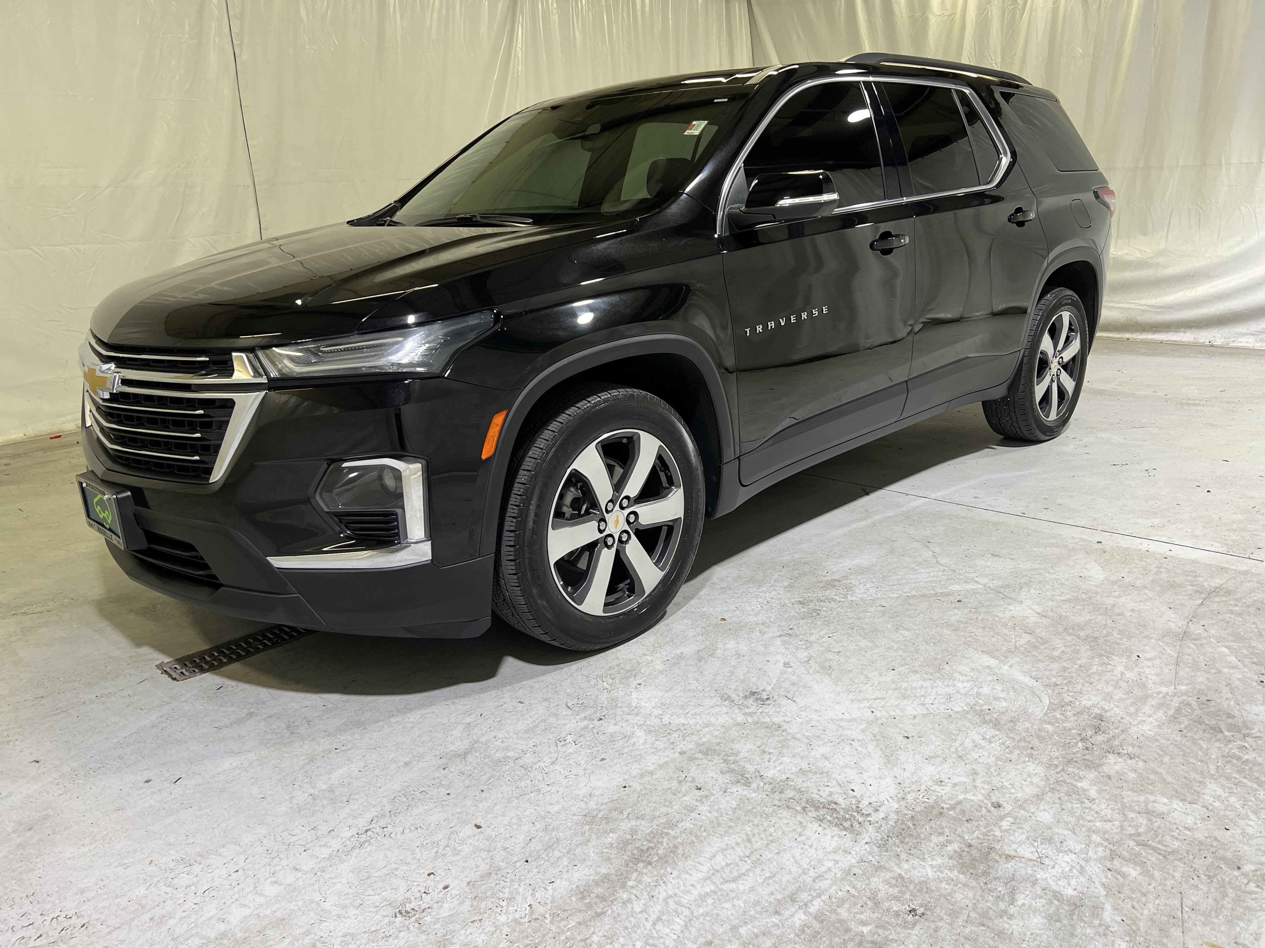 Certified 2023 Chevrolet Traverse LT w/ LT Premium Package AWD/4WD image 6