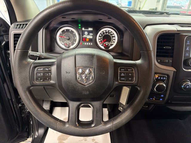 Used 2018 RAM 1500 Express w/ Black Ram 1500 Express Group AWD/4WD image 20