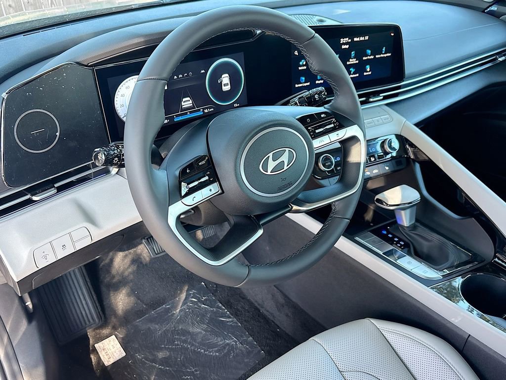 New 2025 Hyundai Elantra Limited w/ Cargo Package image 9