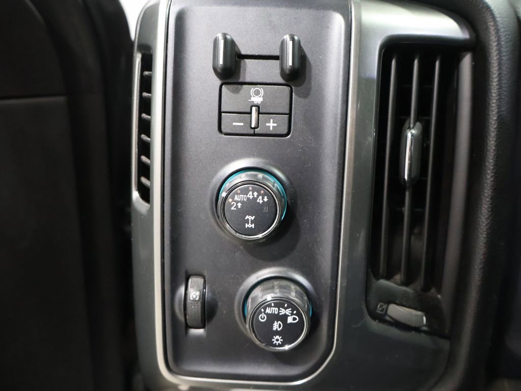 Used 2018 Chevrolet Silverado 1500 LT w/ All Star Edition image 33