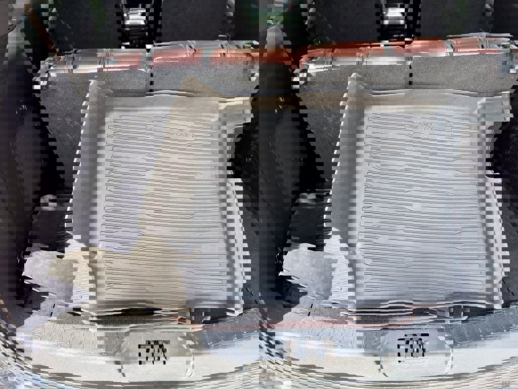 Used 2021 Ford Explorer Platinum w/ Equipment Group 601A AWD/4WD image 18