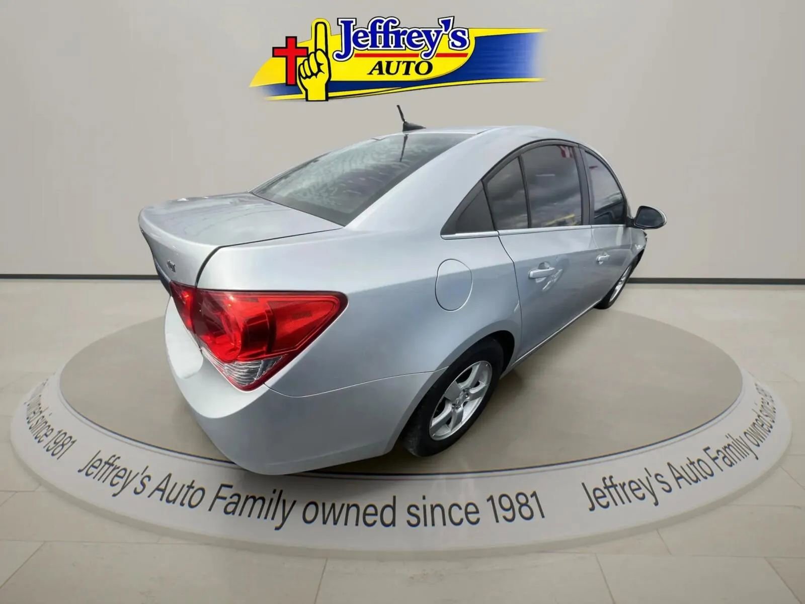 Used 2013 Chevrolet Cruze LT FWD image 4