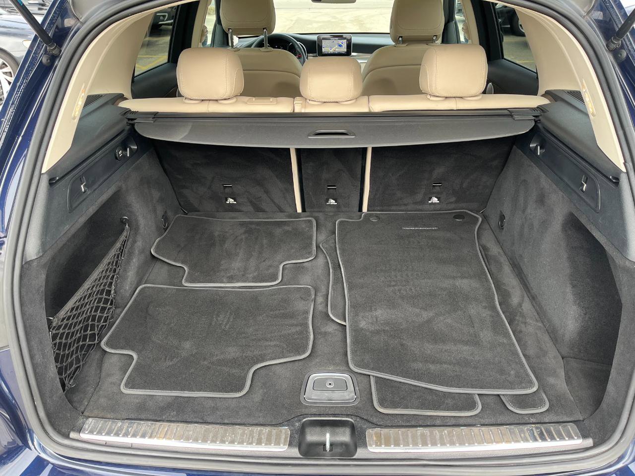 Used 2019 Mercedes-Benz GLC 300 4MATIC w/ Premium Package image 16