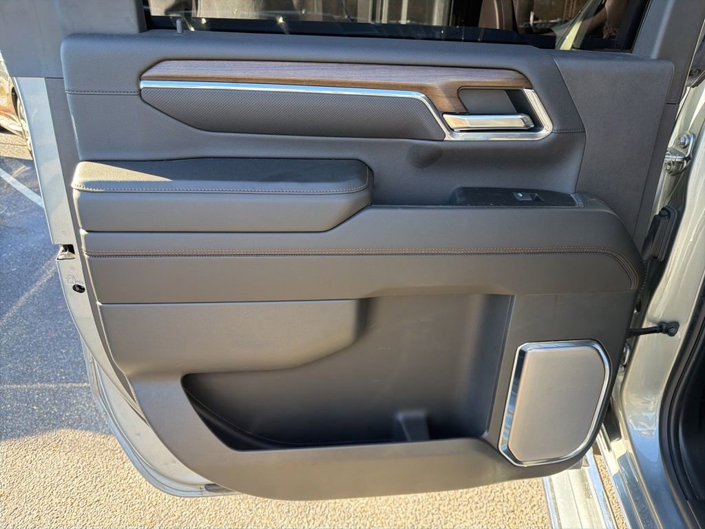 Used 2024 Chevrolet Silverado 2500 High Country image 19