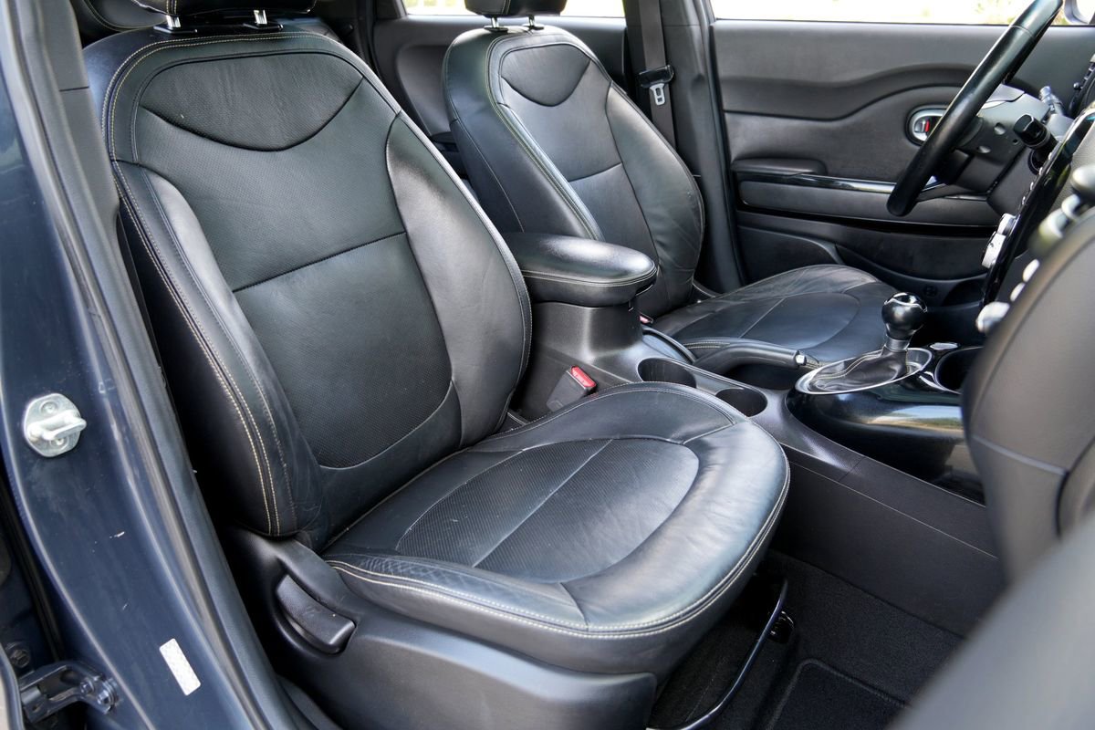 Used 2015 Kia Soul + w/ Primo Package FWD image 8