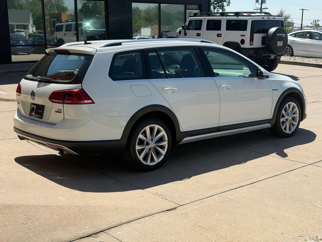 Used 2017 Volkswagen Golf Alltrack S AWD/4WD image 10