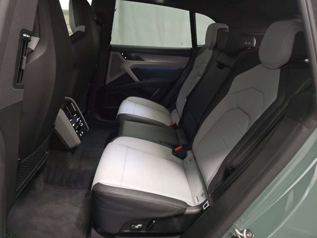 New 2026 Porsche Cayenne Electric AWD/4WD image 20