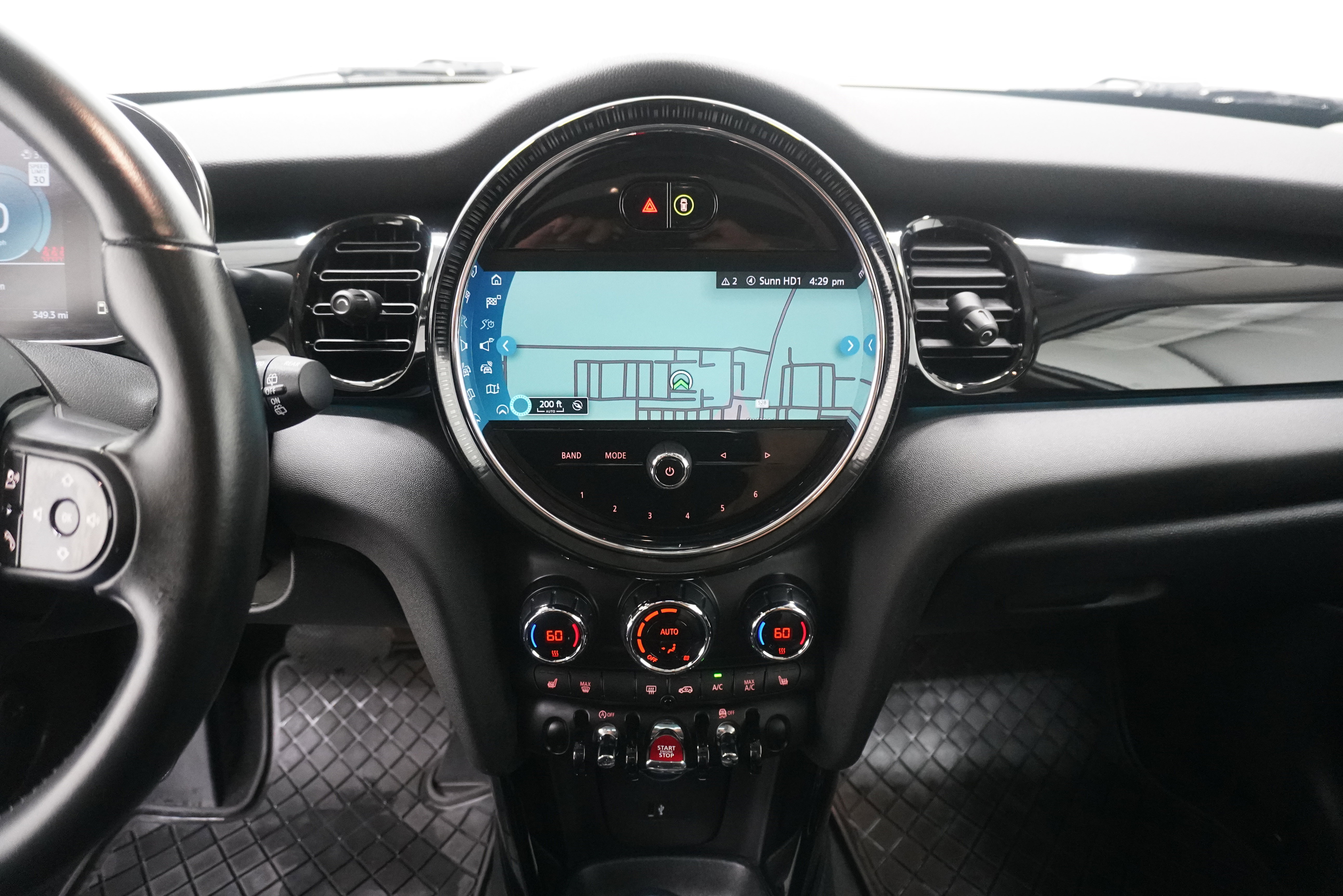 Used 2024 MINI Cooper 4-Door Hardtop FWD image 14