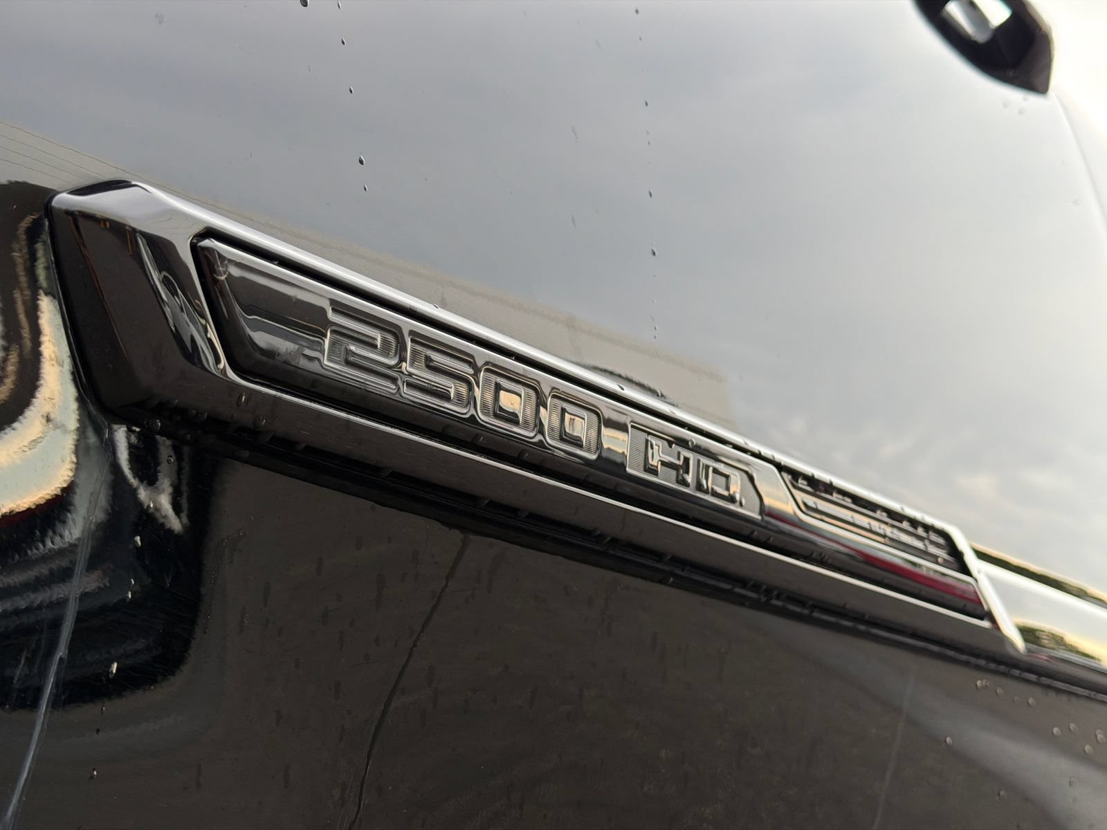 Used 2026 Chevrolet Silverado 2500 High Country w/ Midnight Edition AWD/4WD image 18