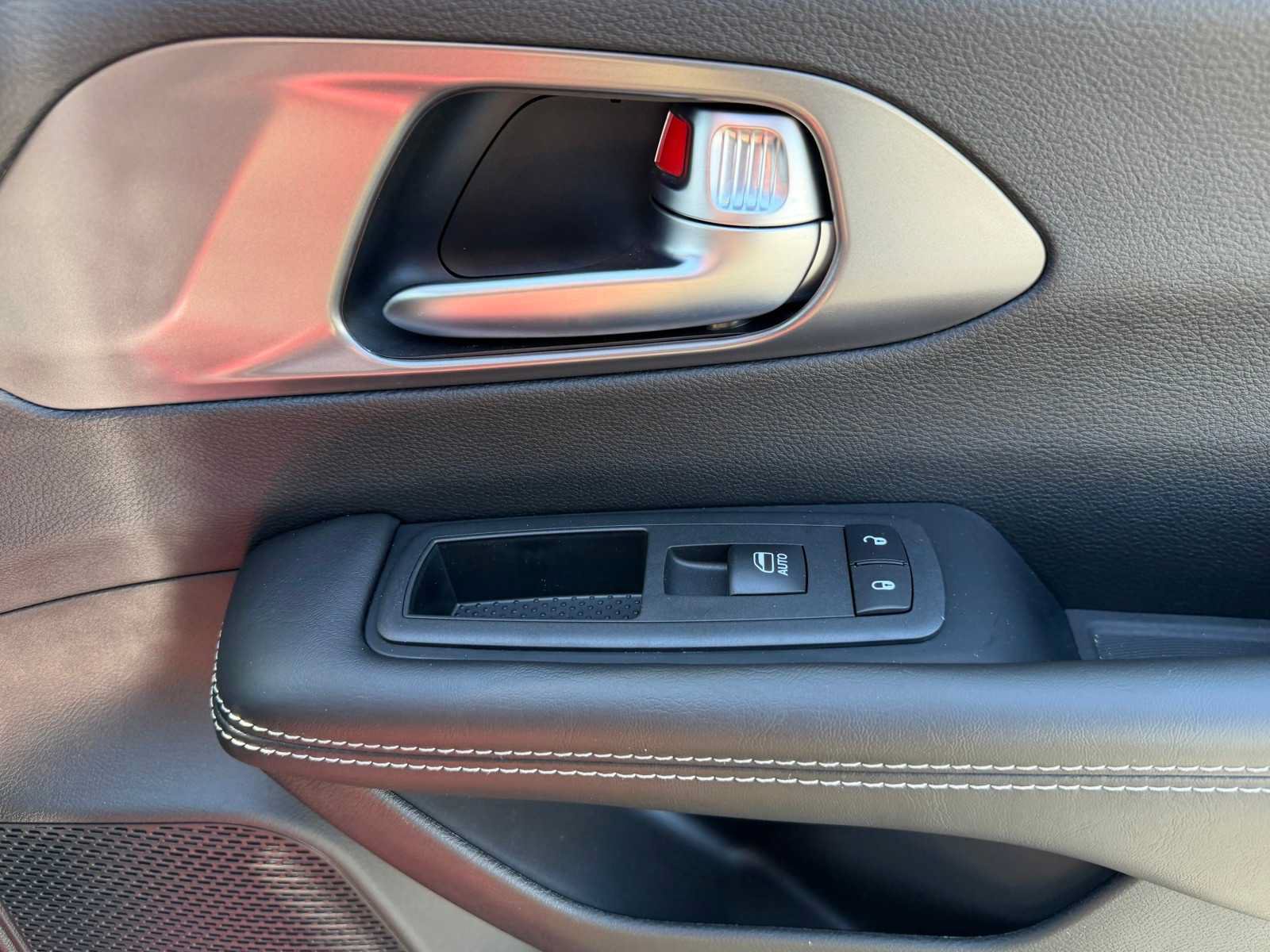 New 2026 Chrysler Pacifica Select AWD/4WD image 20