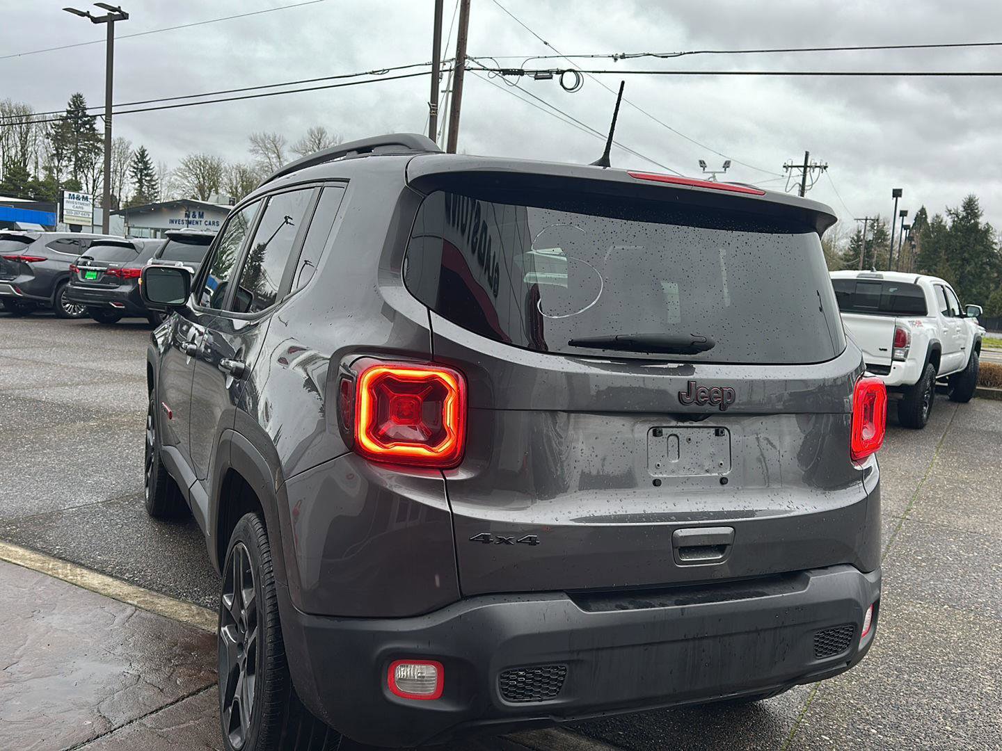 Used 2020 Jeep Renegade Latitude w/ UConnect 8.4 Nav Group image 11