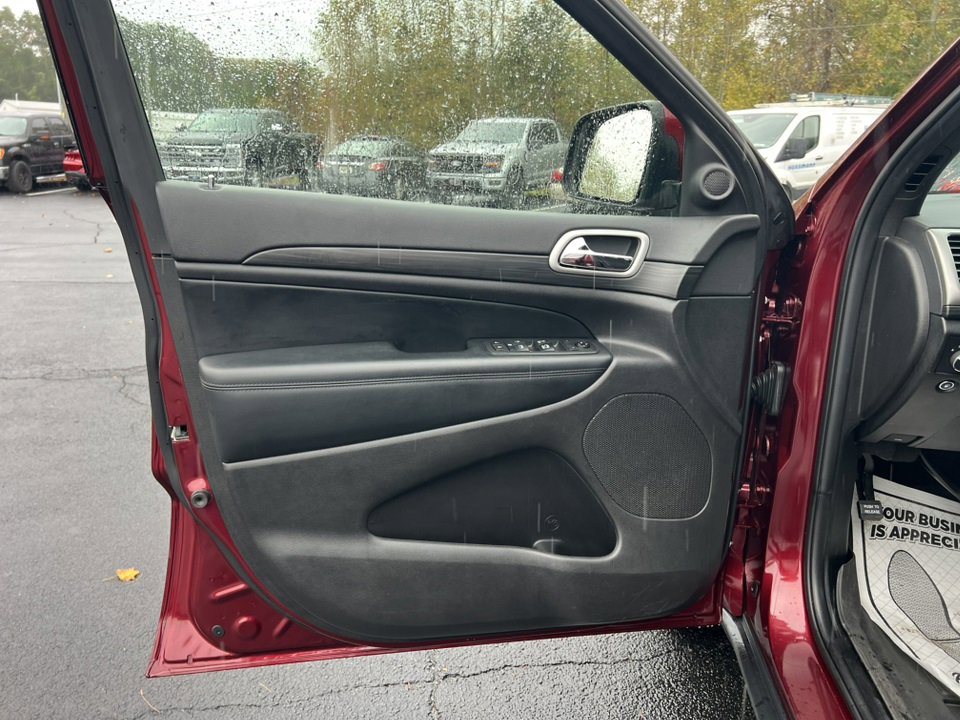 Used 2021 Jeep Grand Cherokee Laredo image 16