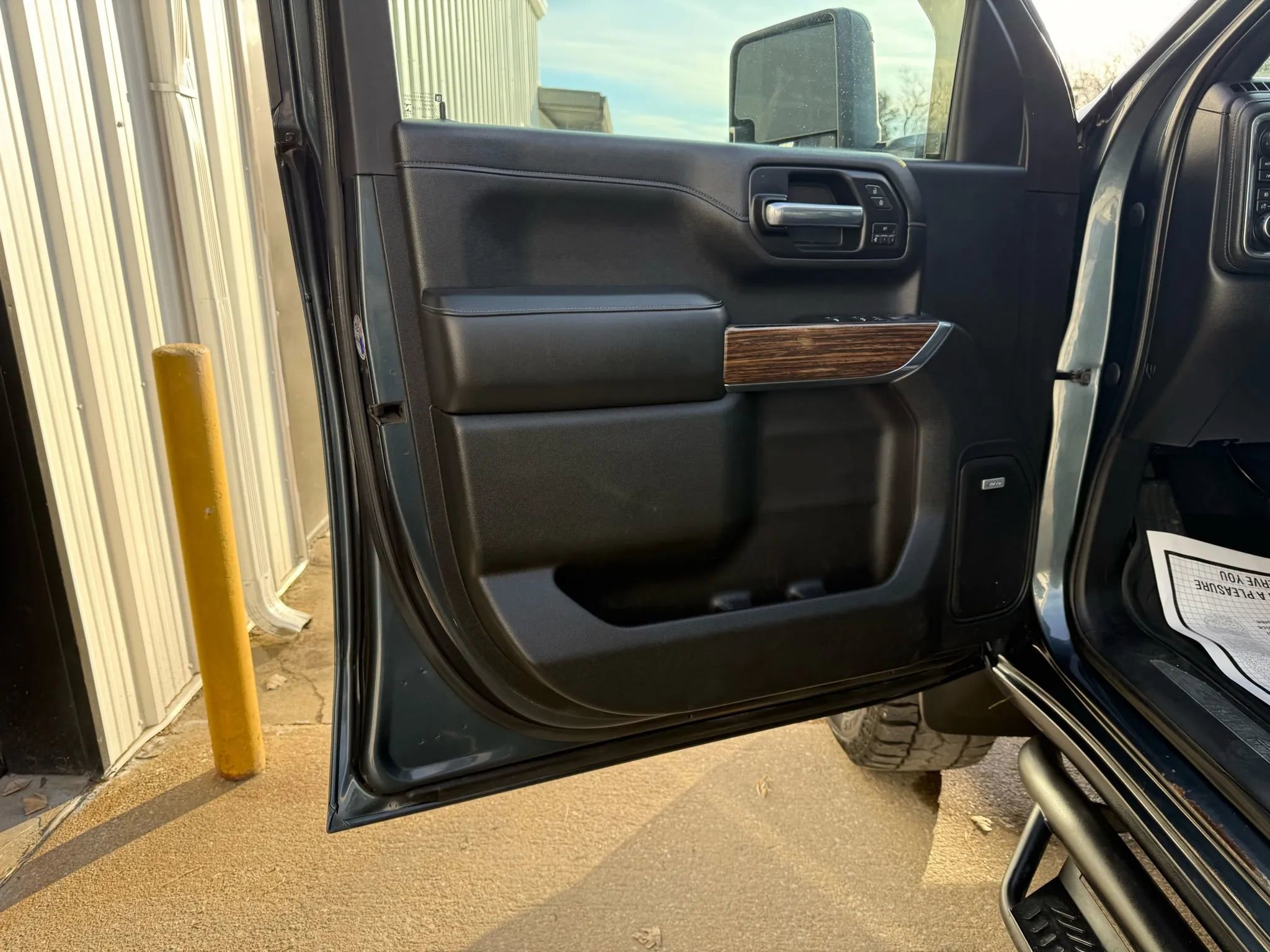 Used 2020 Chevrolet Silverado 2500 High Country w/ Technology Package image 14