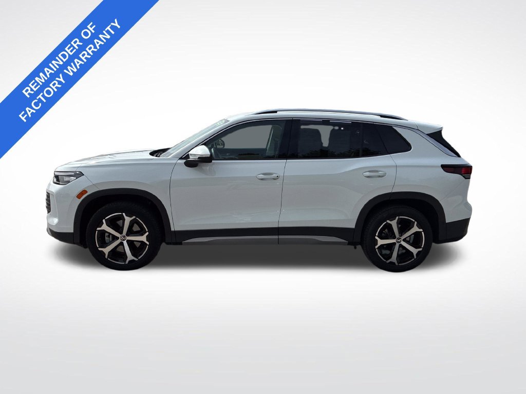 Used 2025 Volkswagen Tiguan SE AWD/4WD image 6