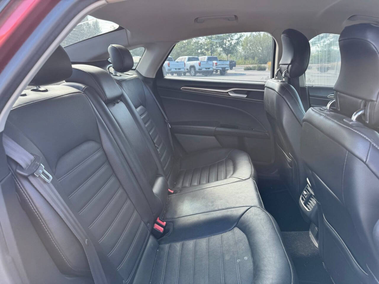 Used 2014 Ford Fusion SE w/ Equipment Group 202A FWD image 14