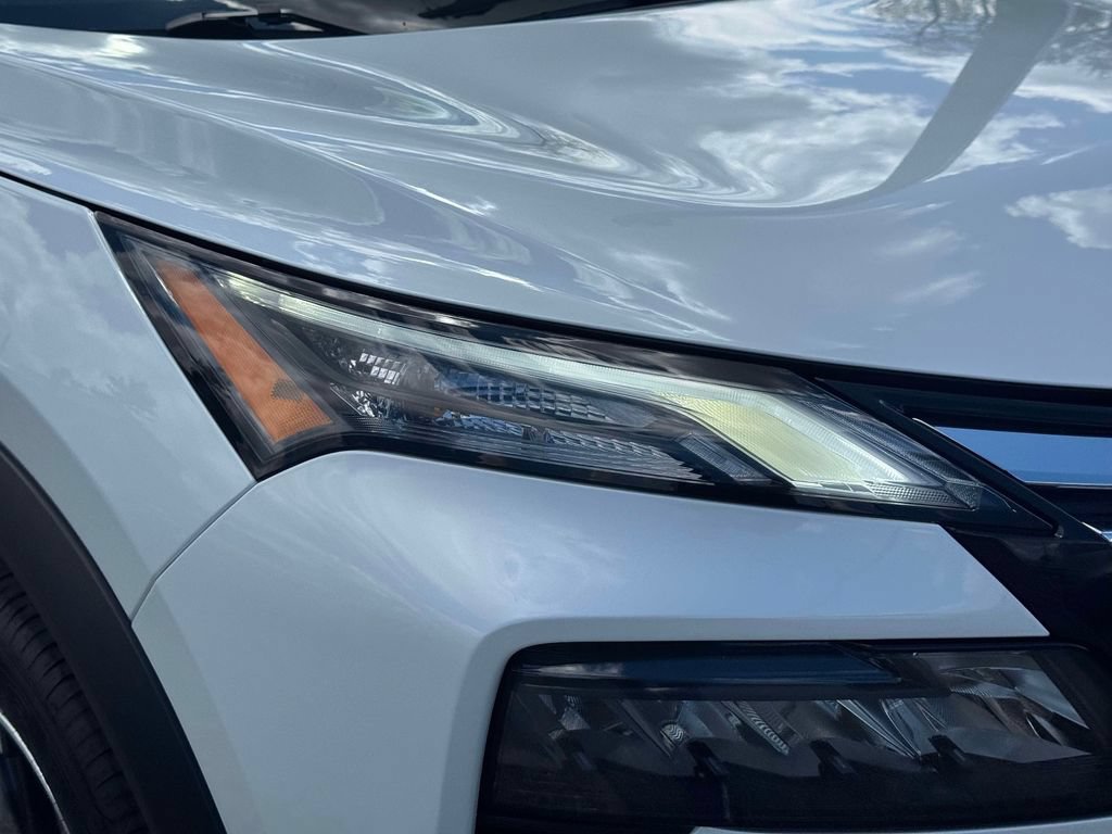 Certified 2025 Nissan Rogue SV AWD/4WD image 9