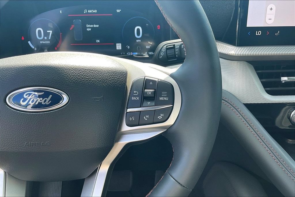 Used 2026 Ford Explorer Active AWD/4WD image 14