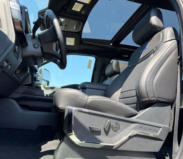 New 2026 Ford F250 Platinum w/ FX4 Off-Road Package AWD/4WD image 16