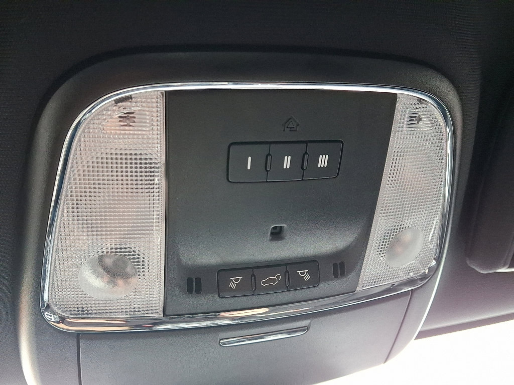 Used 2022 Jeep Grand Cherokee Laredo X image 30