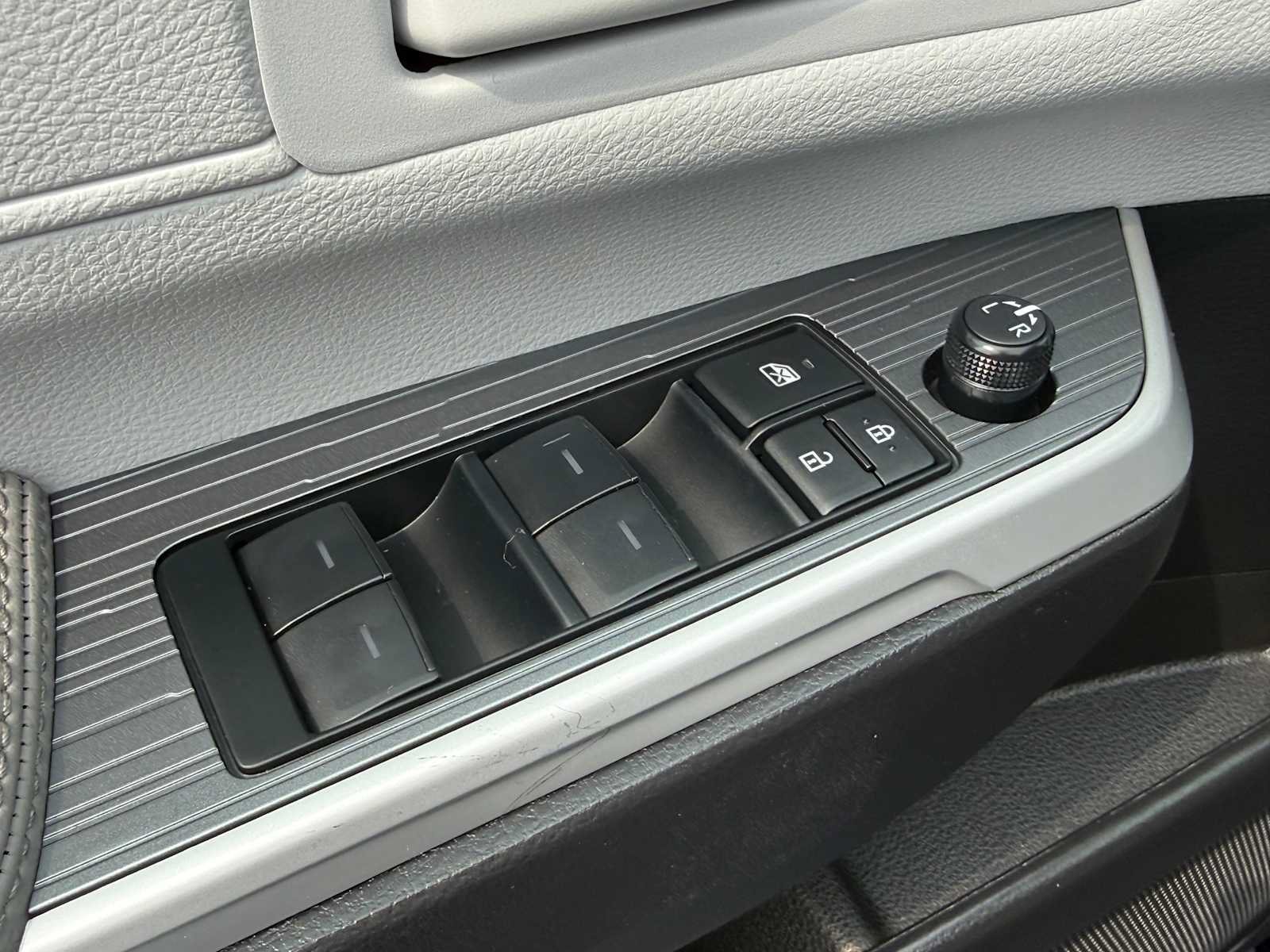 Certified 2026 Toyota Sienna LE AWD/4WD image 12