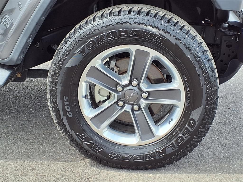 Used 2019 Jeep Wrangler Unlimited Sahara image 9