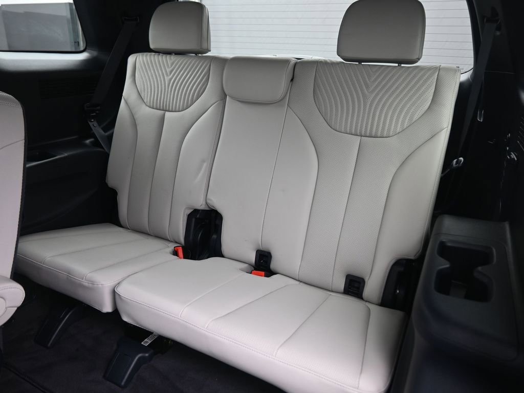 Used 2023 Hyundai Palisade Calligraphy image 13