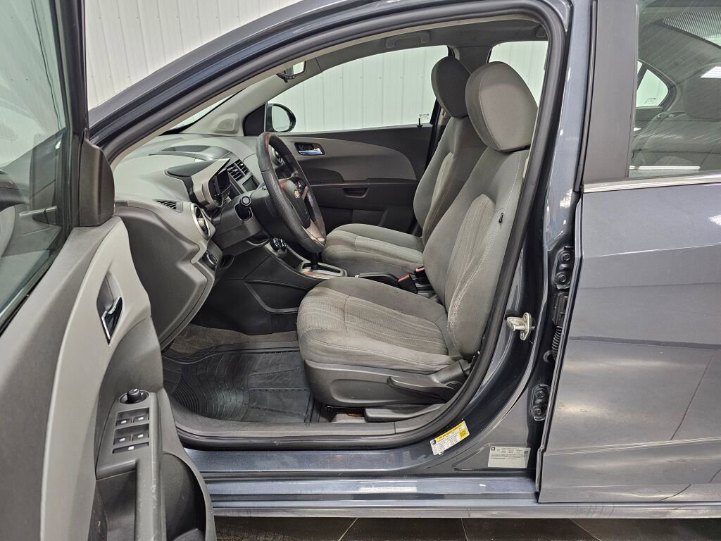 Used 2013 Chevrolet Sonic LT image 11