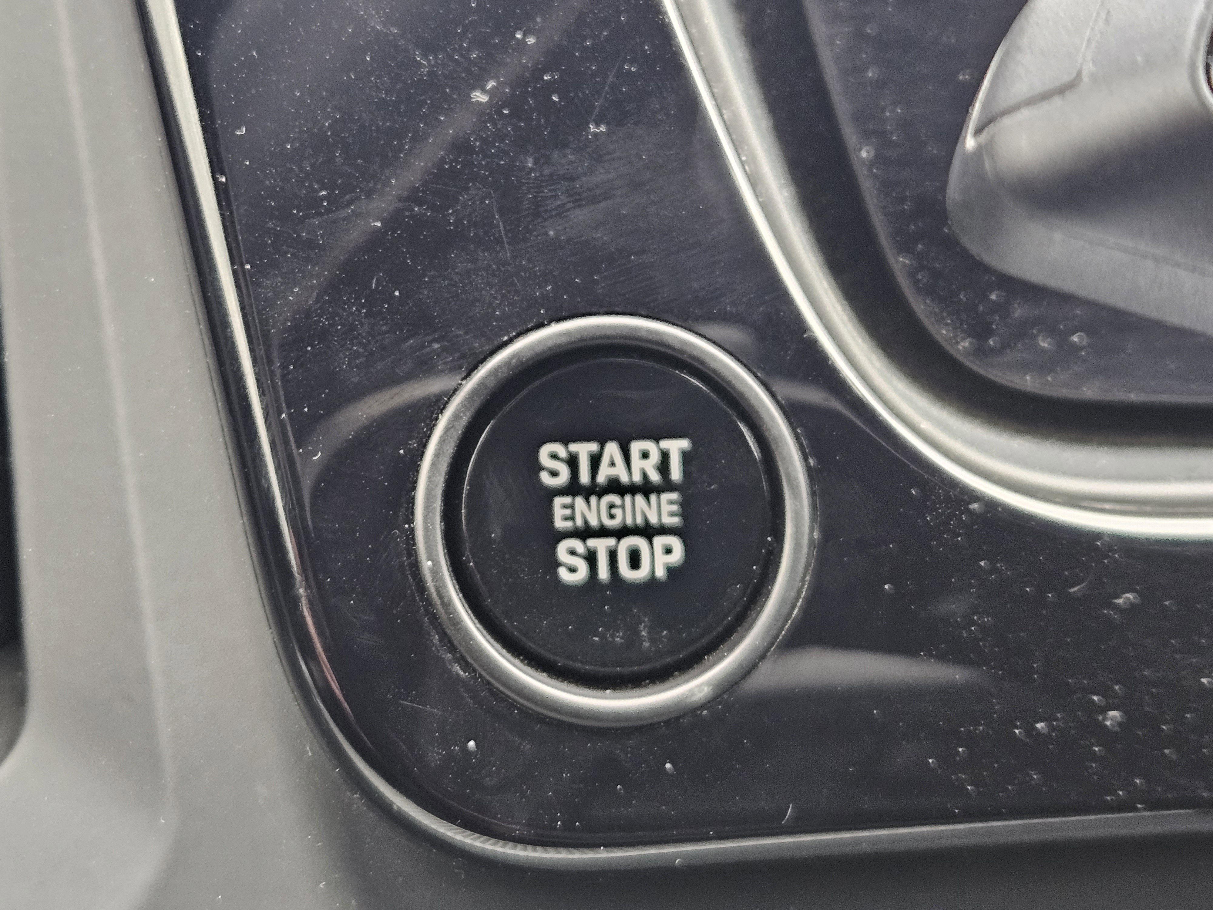 Certified 2025 Porsche Cayenne S image 21