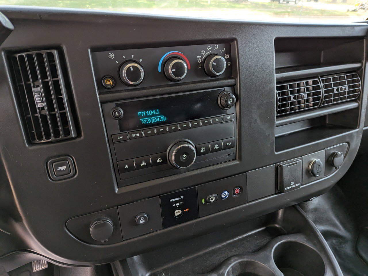 Used 2023 Chevrolet Express 3500 LS RWD image 25