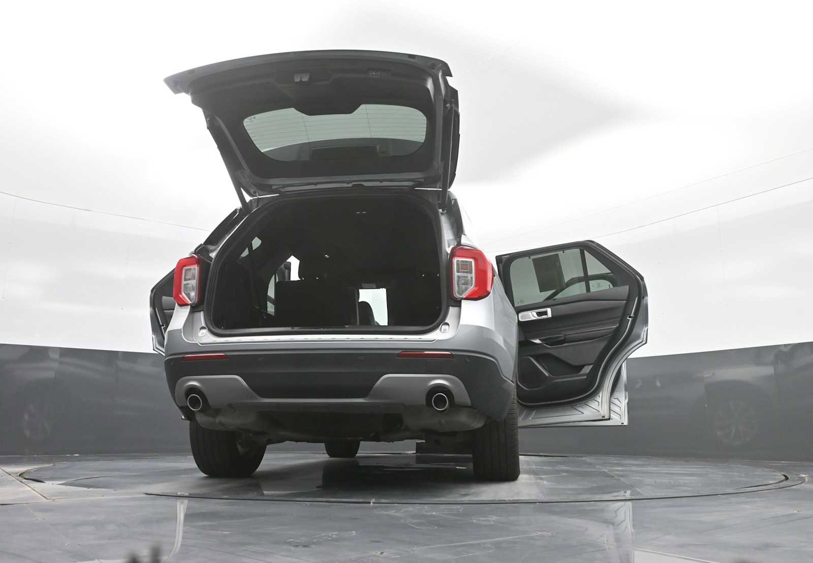 Used 2022 Ford Explorer Platinum w/ Technology Package image 41