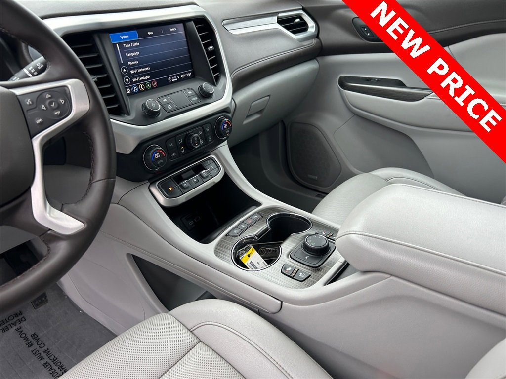 Used 2023 GMC Acadia SLT w/ Technology Package image 11