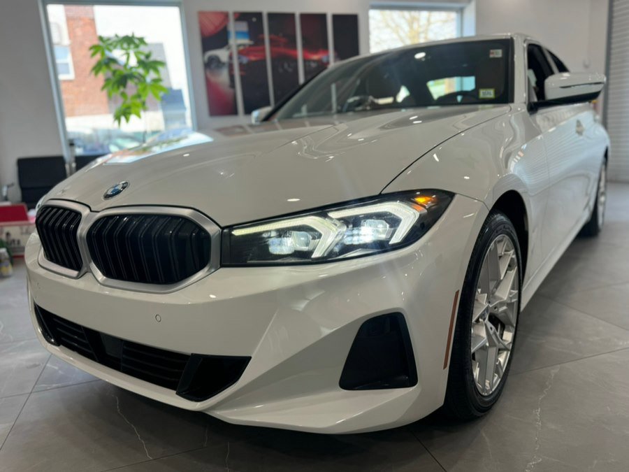 Used 2025 BMW 330i Sedan image 3