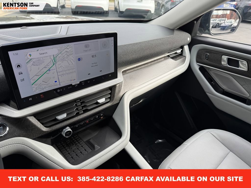 Used 2025 Ford Explorer Platinum w/ LUX Leather Package image 21