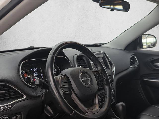 Used 2019 Jeep Cherokee Latitude Plus FWD image 9