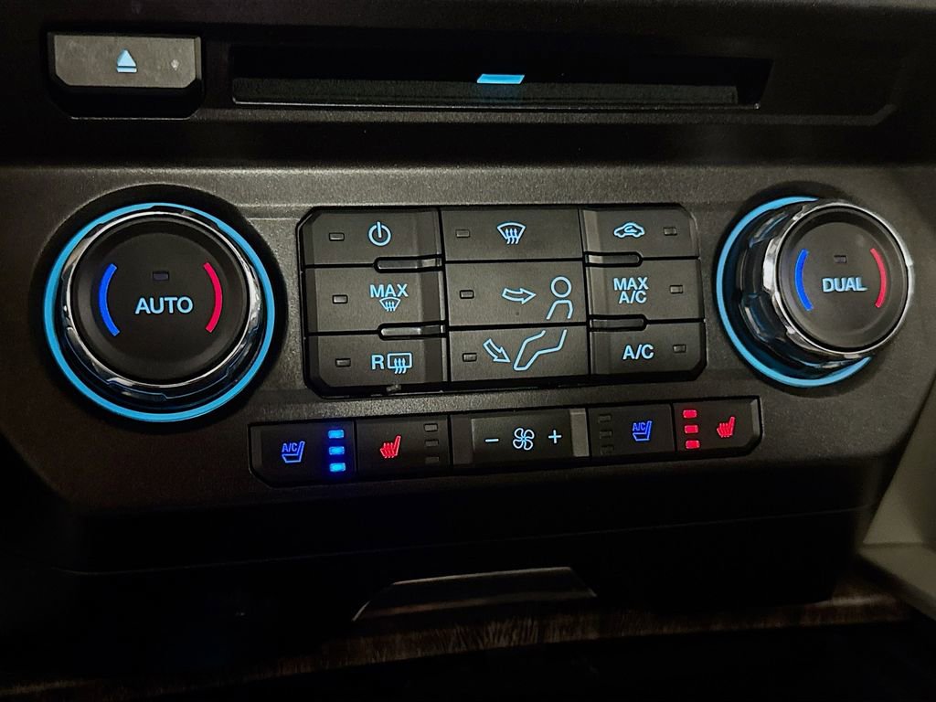 Used 2017 Ford F350 Lariat w/ Lariat Ultimate Package AWD/4WD image 20