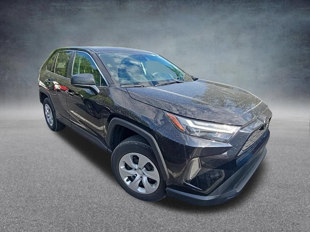 Used 2025 Toyota RAV4 LE AWD/4WD image 9