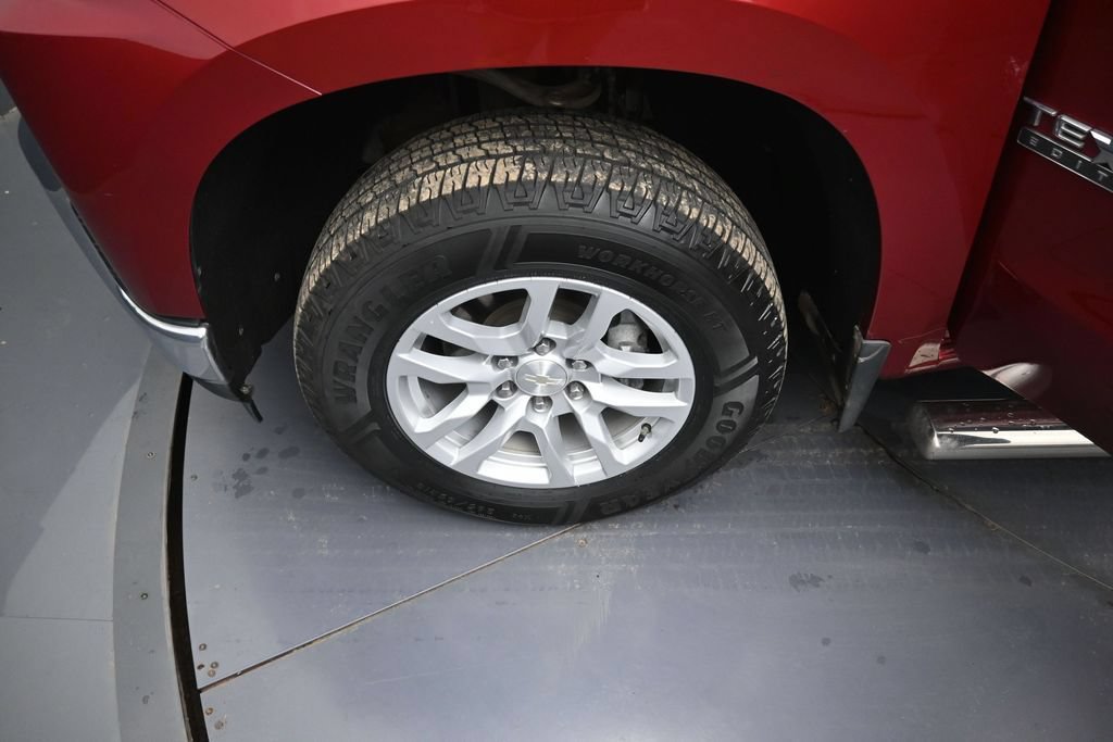 Used 2019 Chevrolet Silverado 1500 LT w/ Texas Edition AWD/4WD image 32