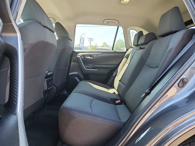 Used 2023 Toyota RAV4 XLE AWD/4WD image 6