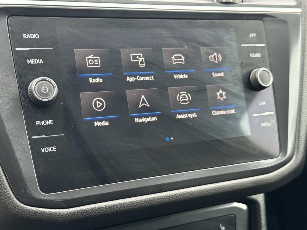 Used 2024 Volkswagen Tiguan SE FWD image 4